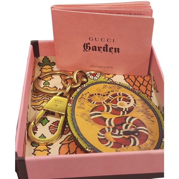 Gucci Garden Oval Patterned Snake Keychain, Limited Edition with Box - Picture 7 of 9